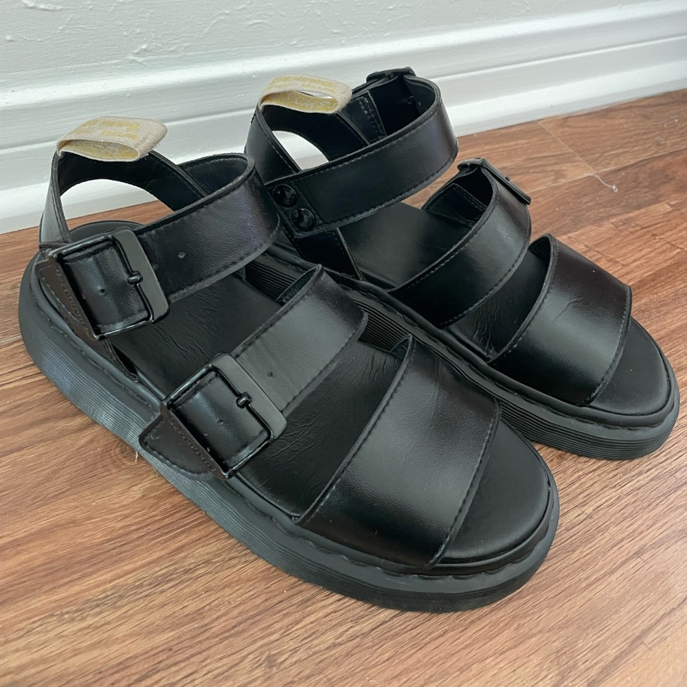 Dr Martens Vegan Gryphon Size 7W Black Sandals